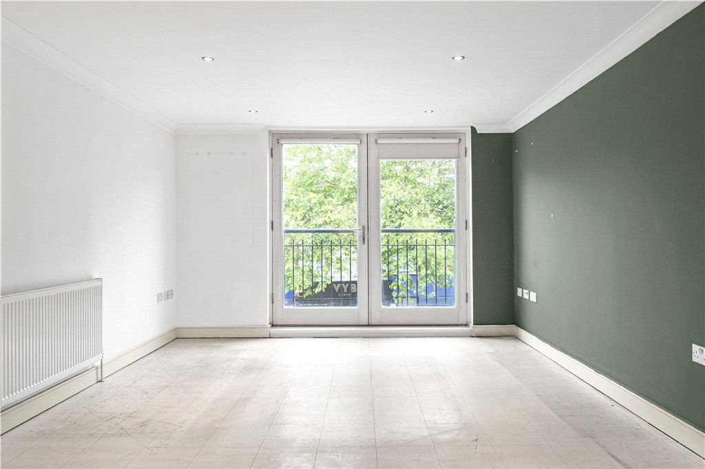 Property photo 2 of 8 Bedroom