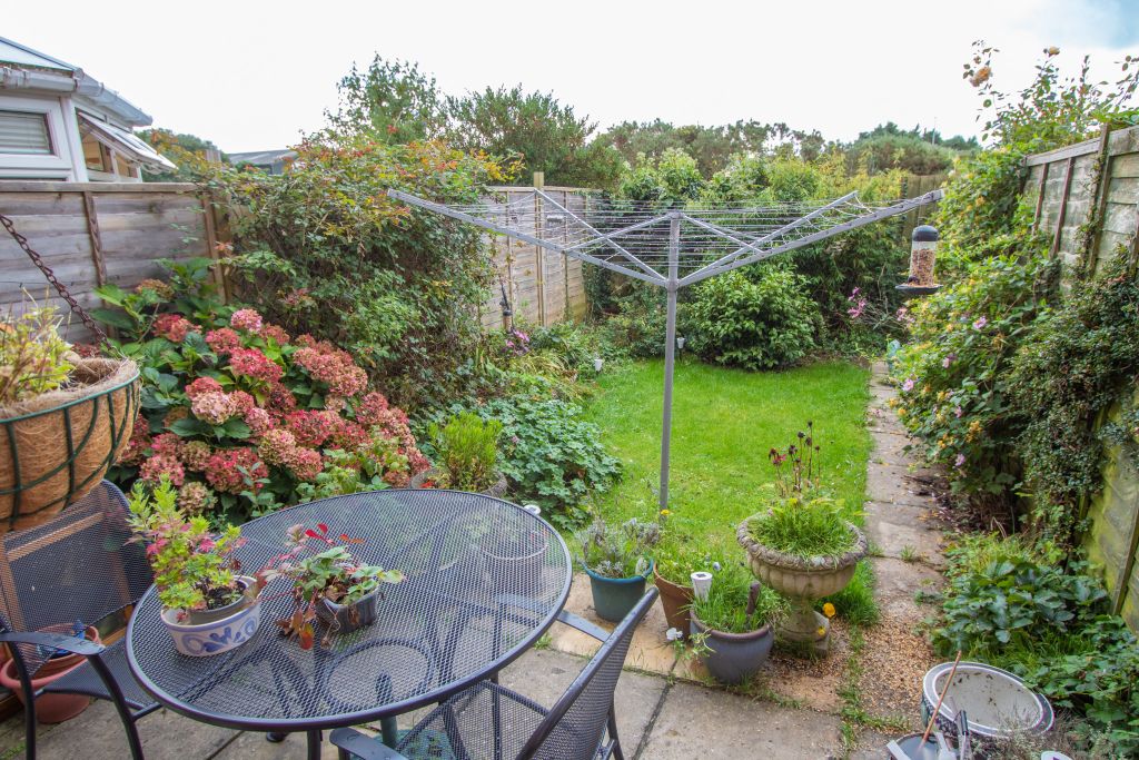 Property photo 2 of 10 Garden
