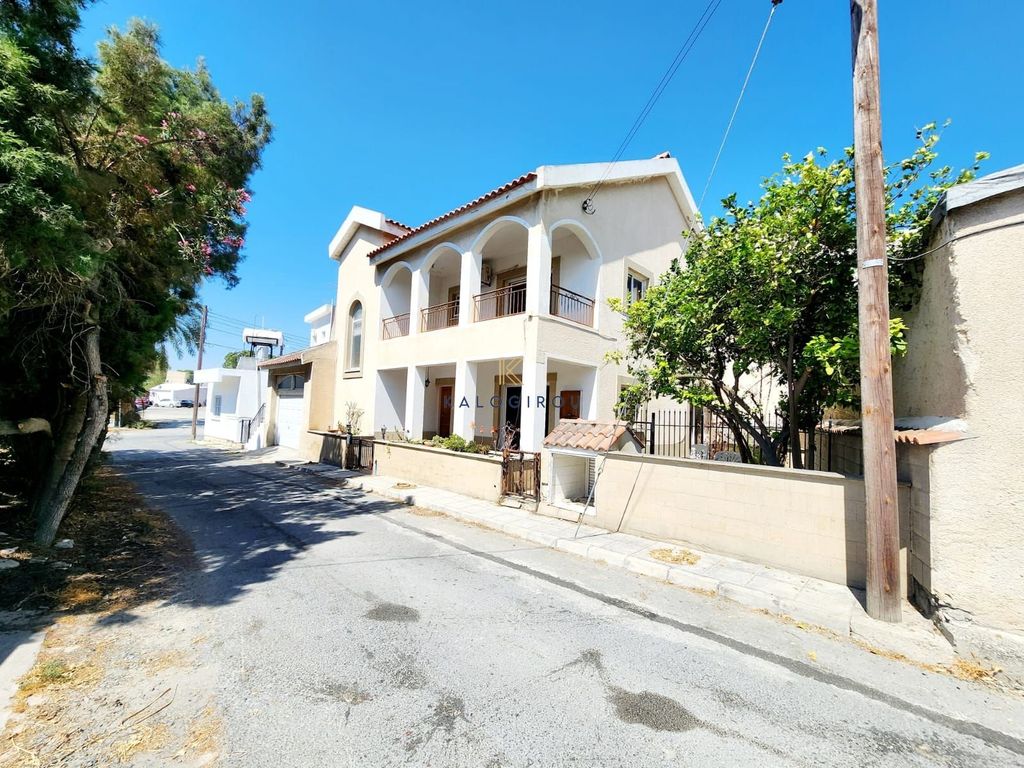 Property photo 1 of 18
