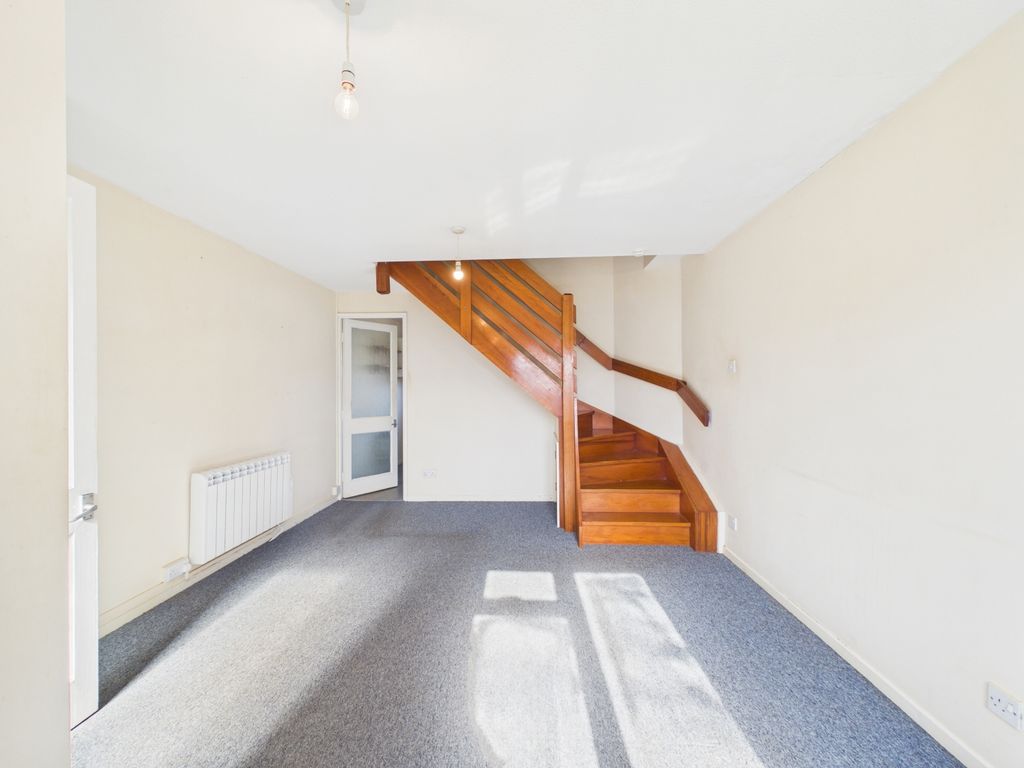 Property photo 3 of 14 Cam02023G0-Pr0205-Still009