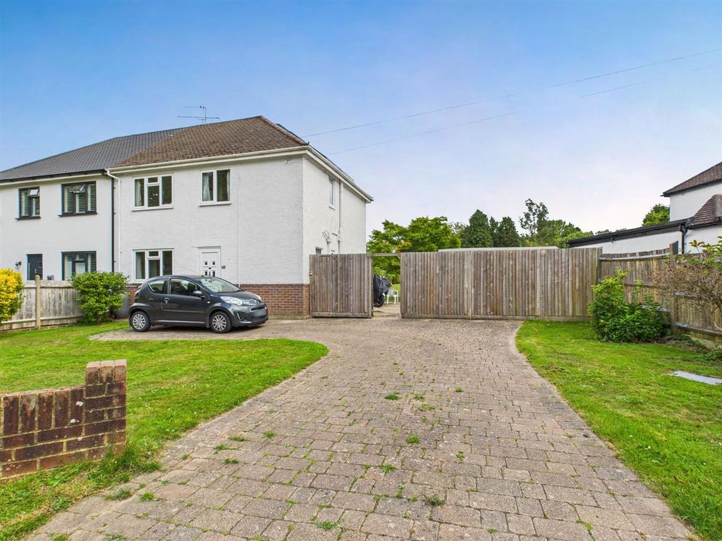 Property photo 1 of 20 Cam02885G0-Pr0458-Still025.Jpg