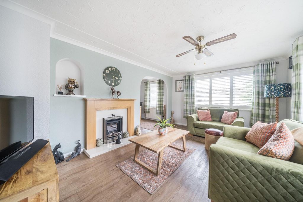 Property photo 3 of 18 2nd View Lounge.Jpg