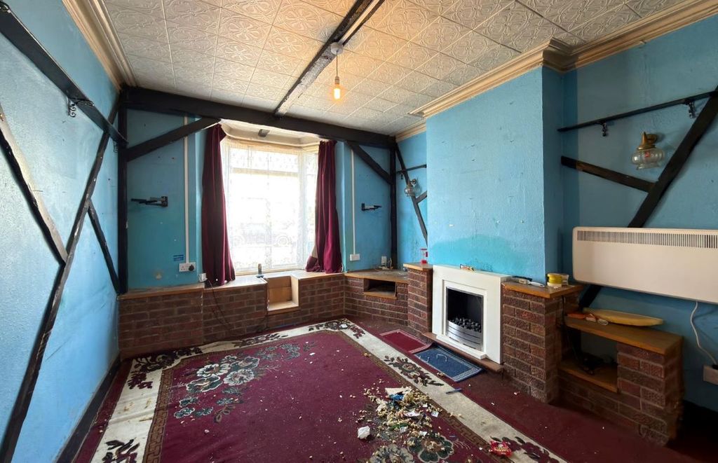 Property photo 2 of 9
