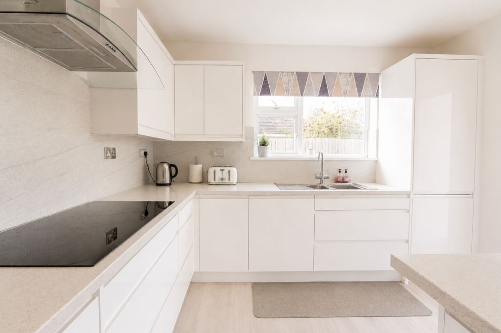 Property photo 3 of 21 0Ca7B2Ec-9146-4d0B-83F5-A6Cabe2E7320