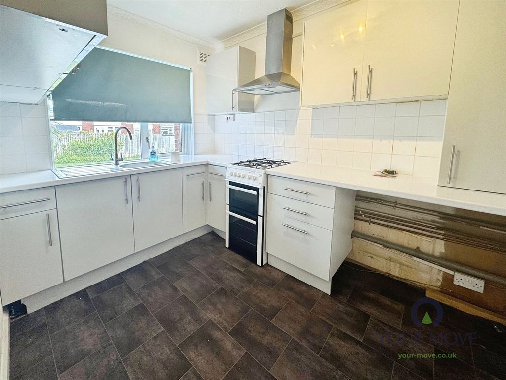 Property photo 2 of 9 Kitchen