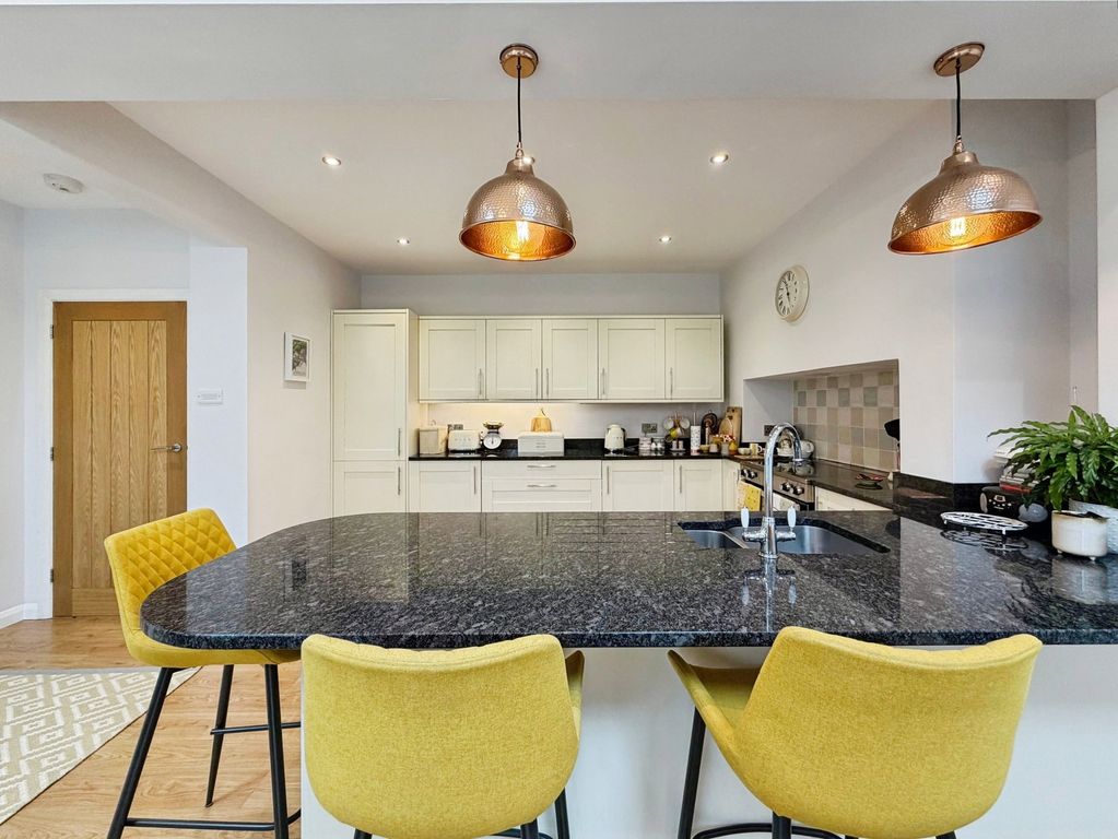 Property photo 3 of 30