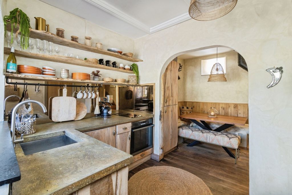 Property photo 2 of 23 Photo