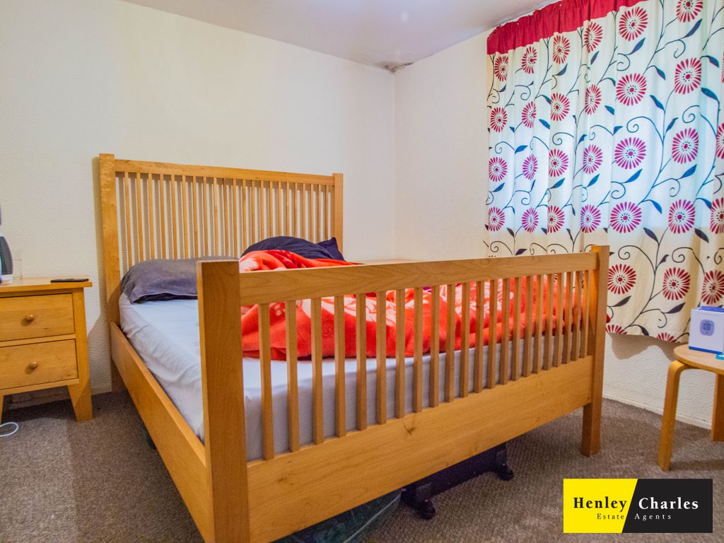 Property photo 3 of 6 P5037062
