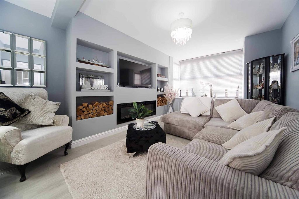 Property photo 2 of 22