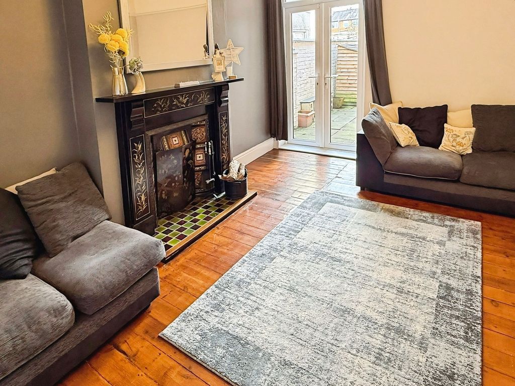 Property photo 2 of 28