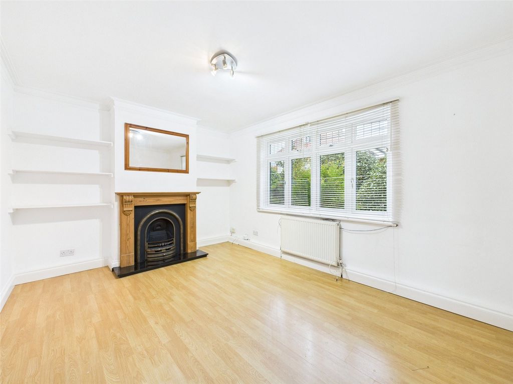 Property photo 3 of 6 Picture No. 08