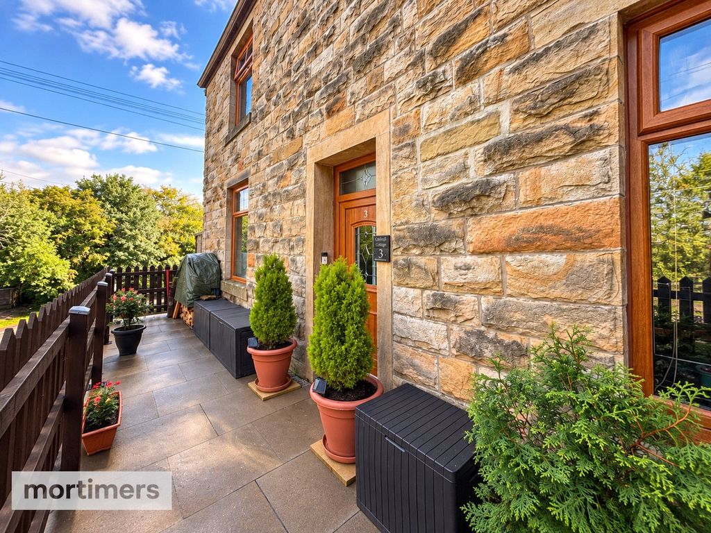 Property photo 1 of 17 Front External
