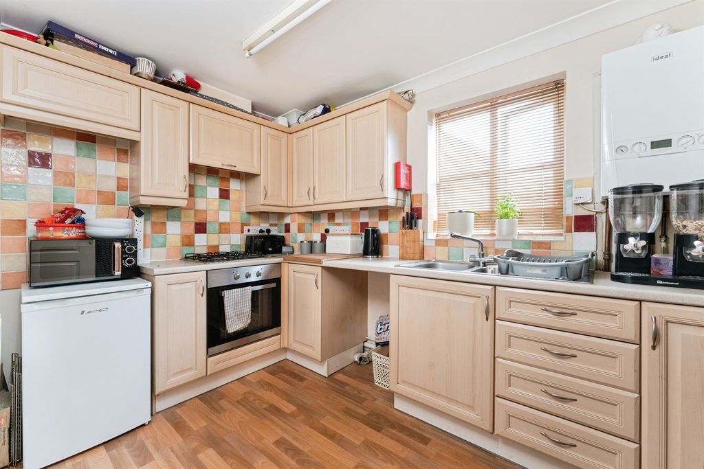 Property photo 2 of 12