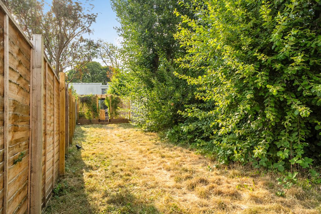 Property photo 2 of 21 Garden