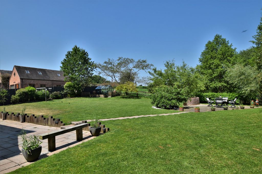 Property photo 3 of 34