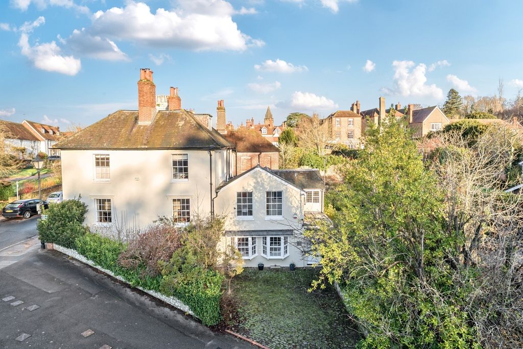 Property photo 1 of 12