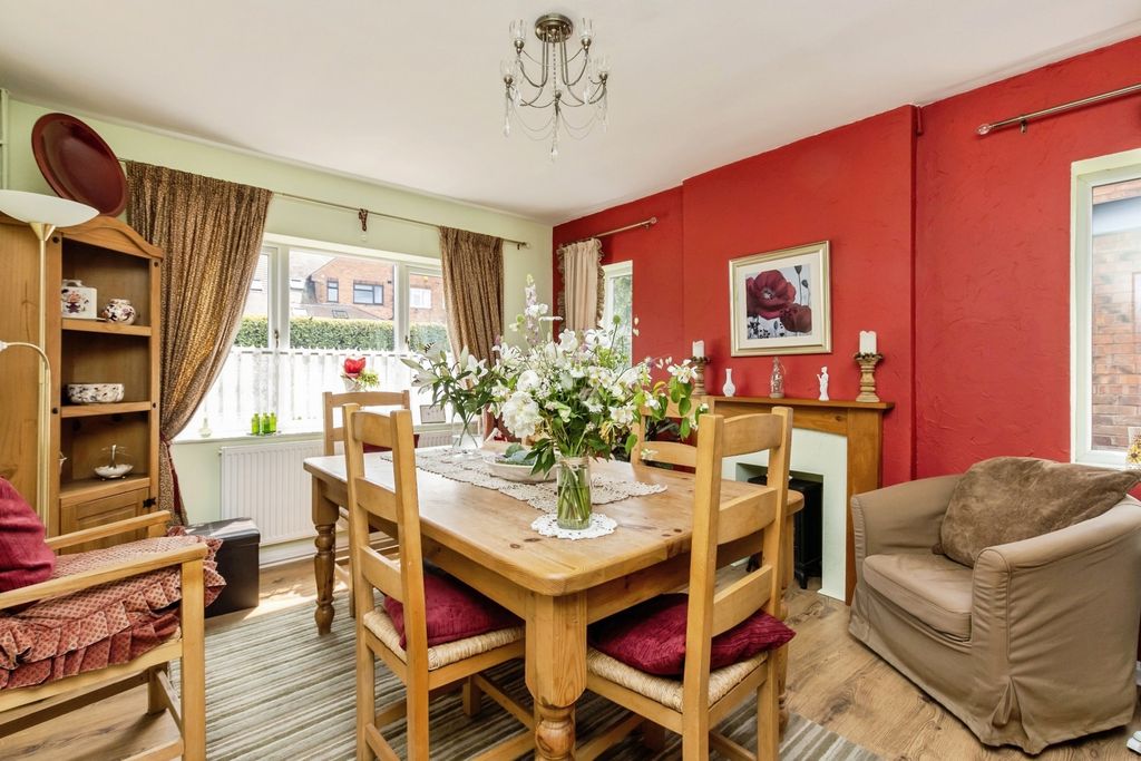 Property photo 3 of 18 Dining Room
