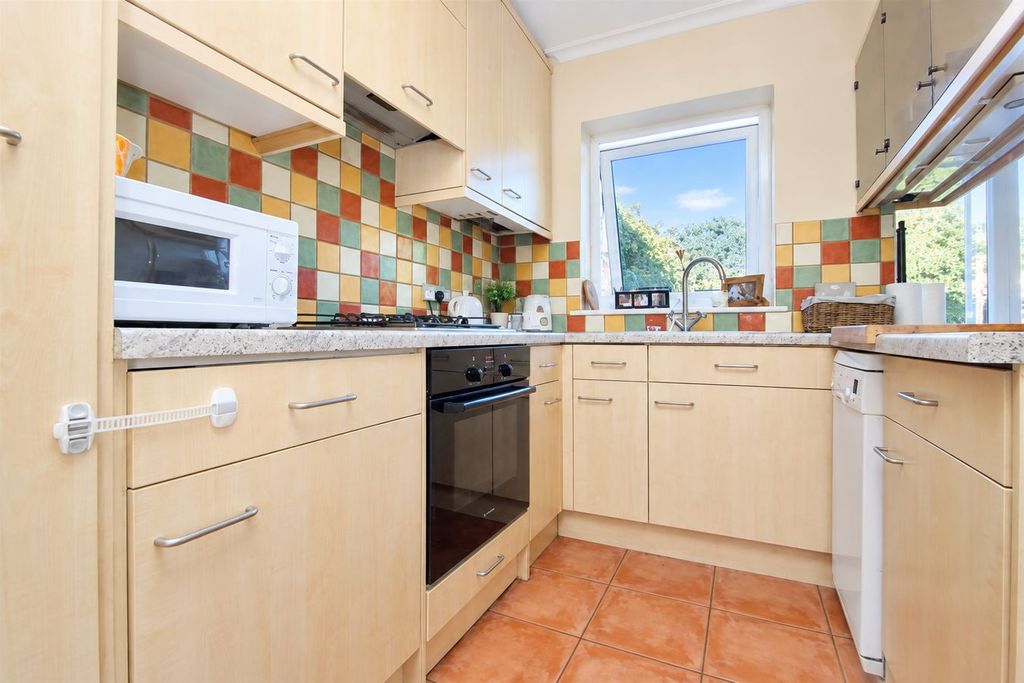 Property photo 3 of 8