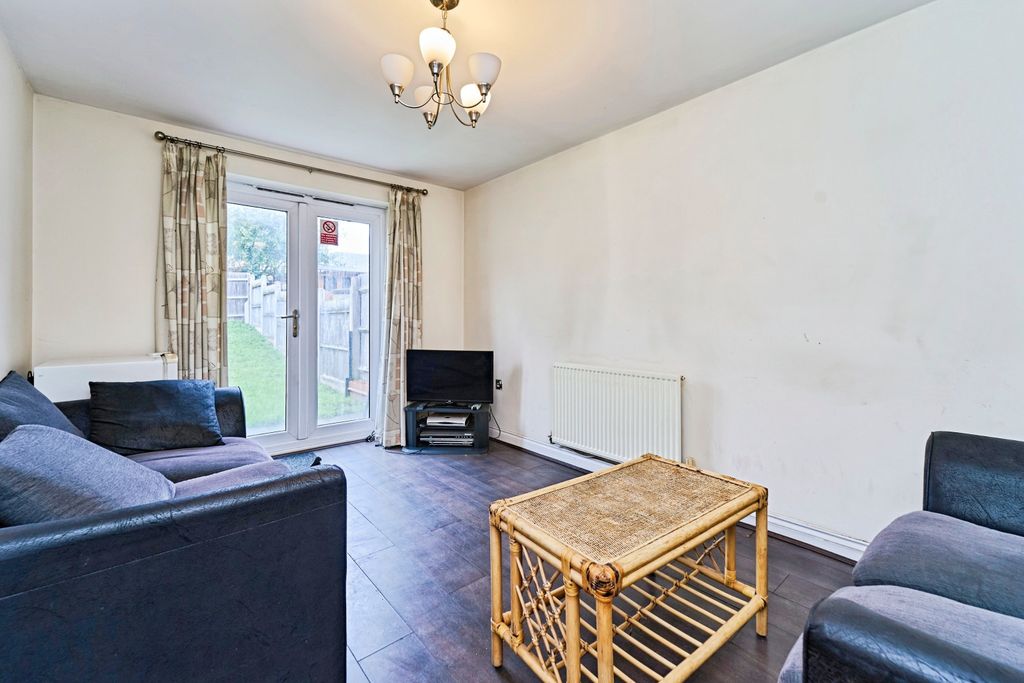 Property photo 2 of 19 Lounge A