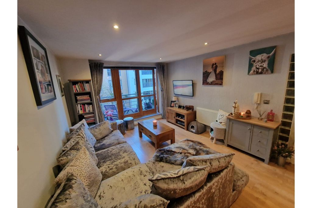 Property photo 2 of 14