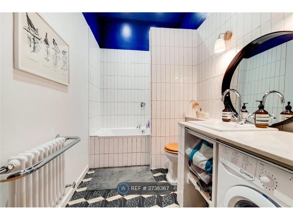 Property photo 3 of 7 Bathroom