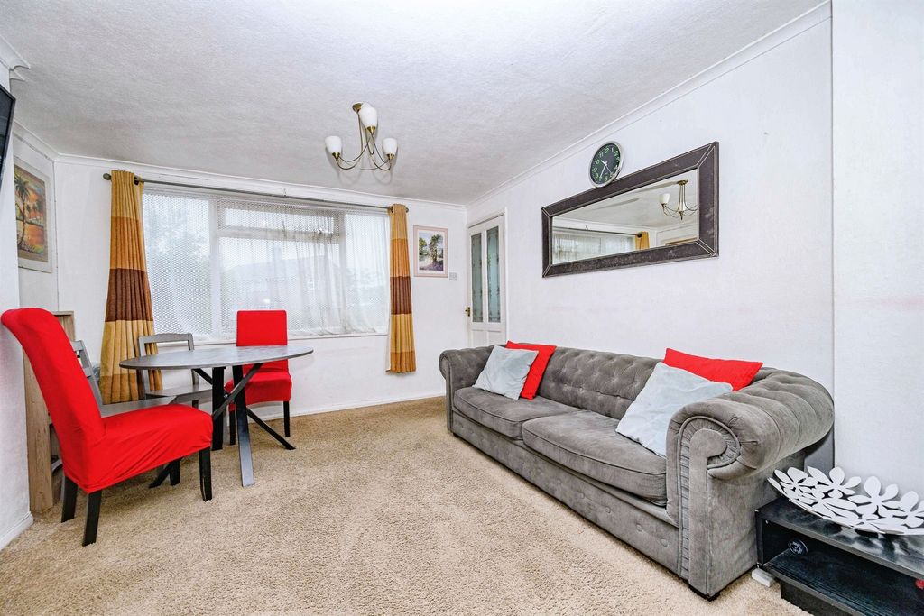 Property photo 2 of 13