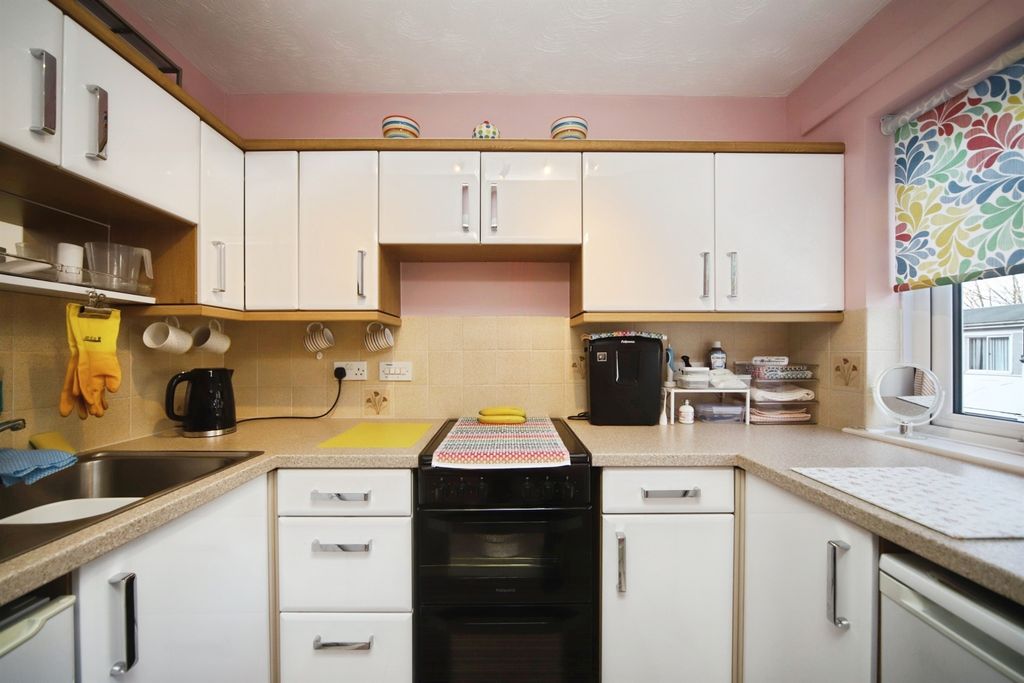 Property photo 3 of 17