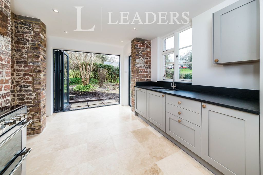 Property photo 2 of 11 9Cdbfbeb-8A5B-4989-8