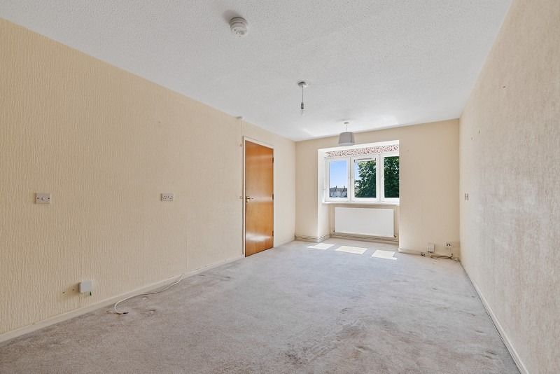 Property photo 2 of 22 4271061