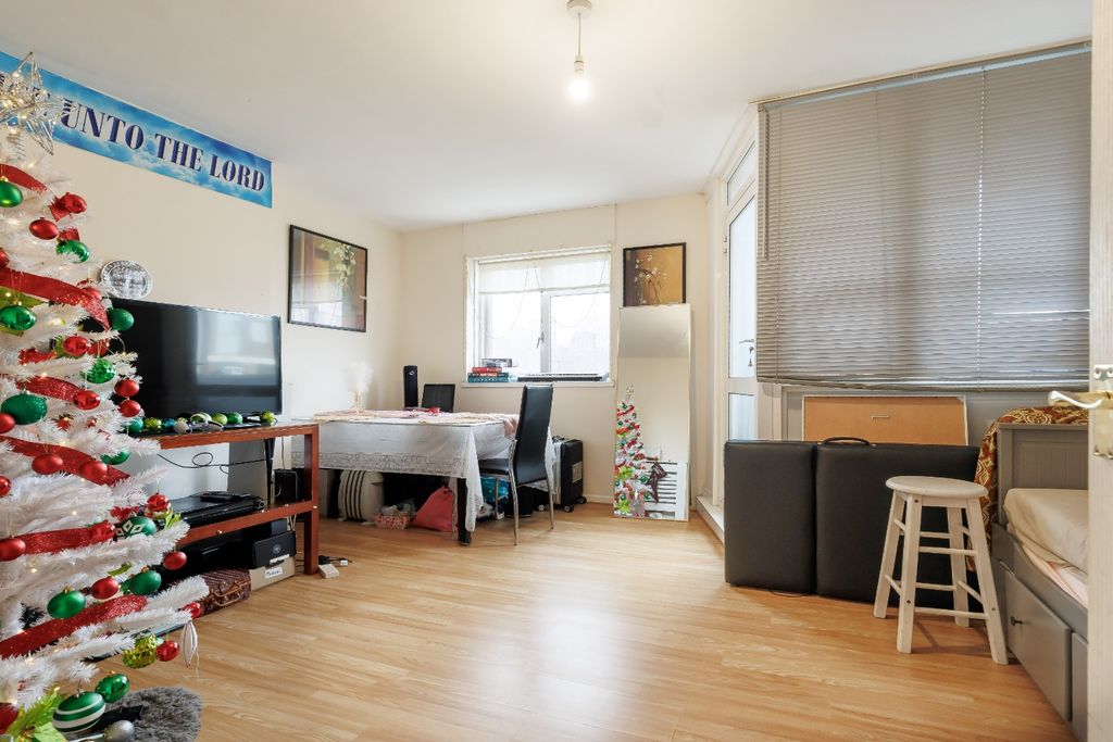 Property photo 2 of 13 4477861