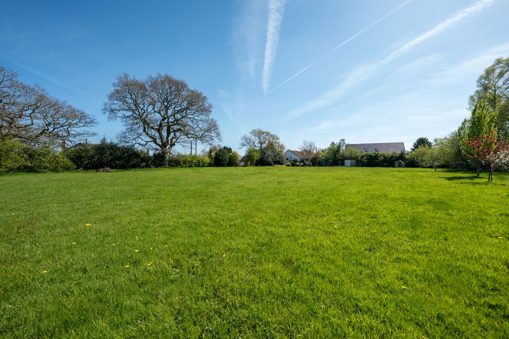 Property photo 3 of 43 Photo 34