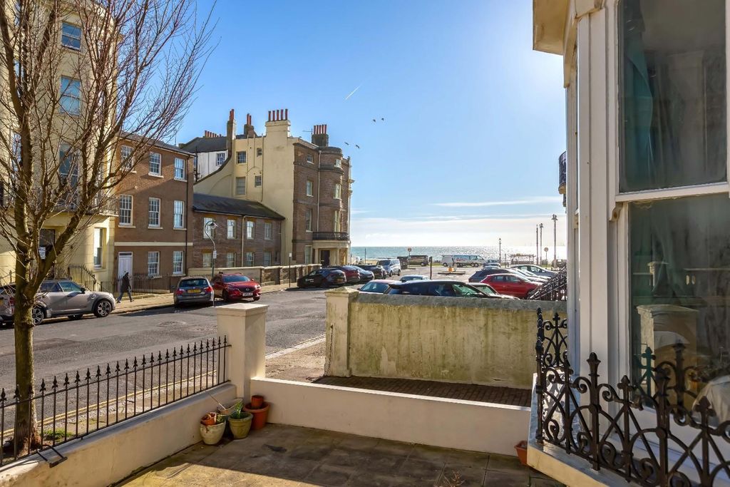 Property photo 2 of 7 Lansdowne Place_9.Jpg