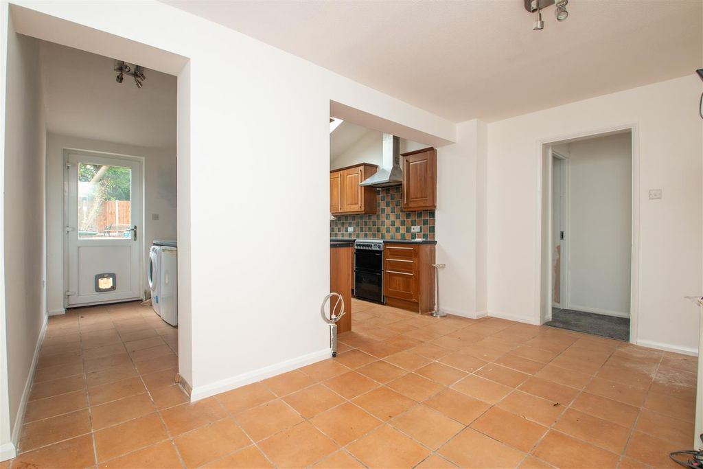 Property photo 3 of 20 107Pom_19.Jpg