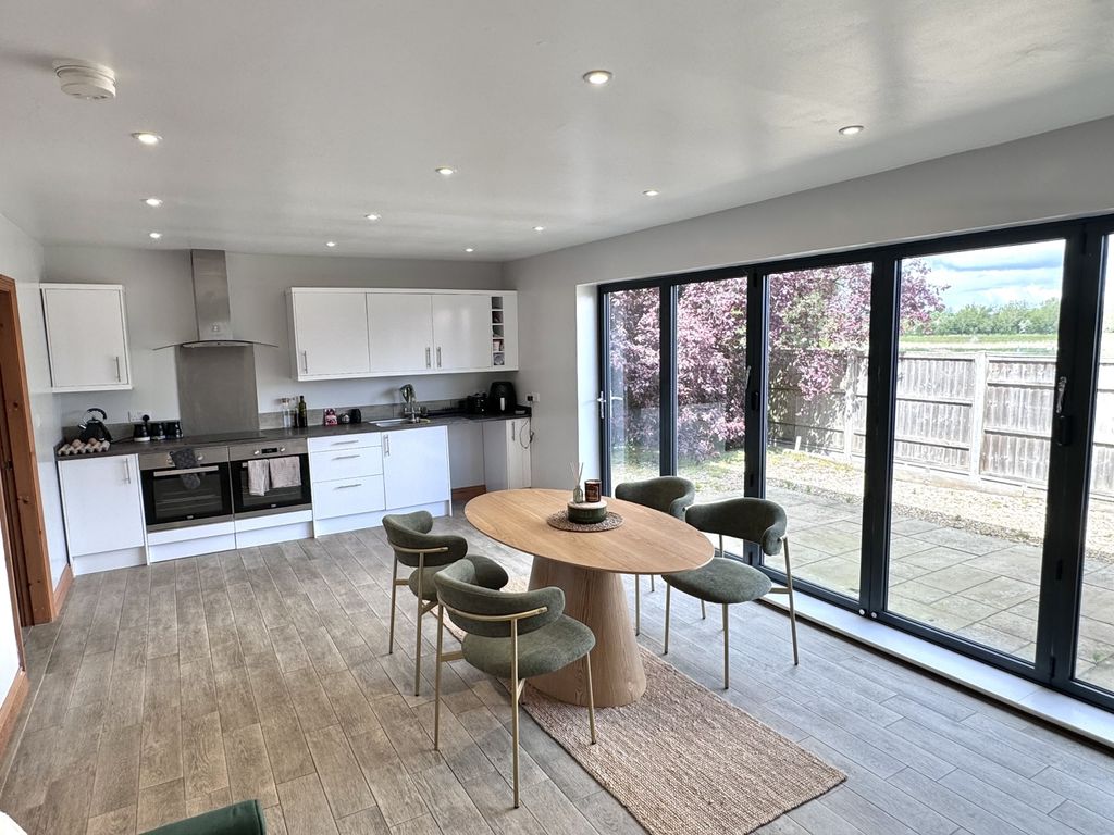 Property photo 2 of 13 Img_4234