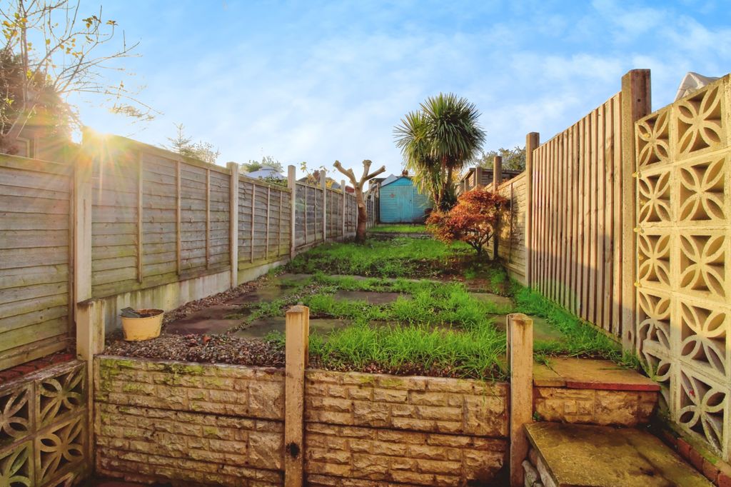 Property photo 3 of 16 Garden