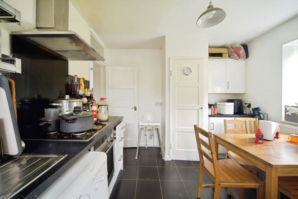 Property photo 3 of 17 Photo