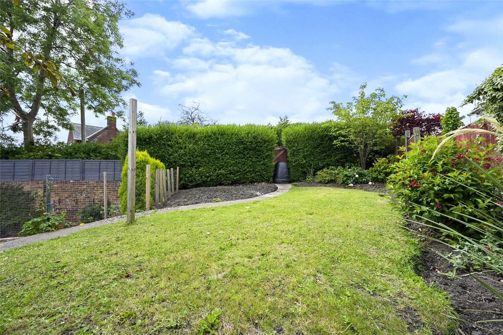 Property photo 2 of 13 Picture No. 11