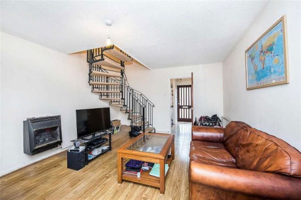 Property photo 3 of 4