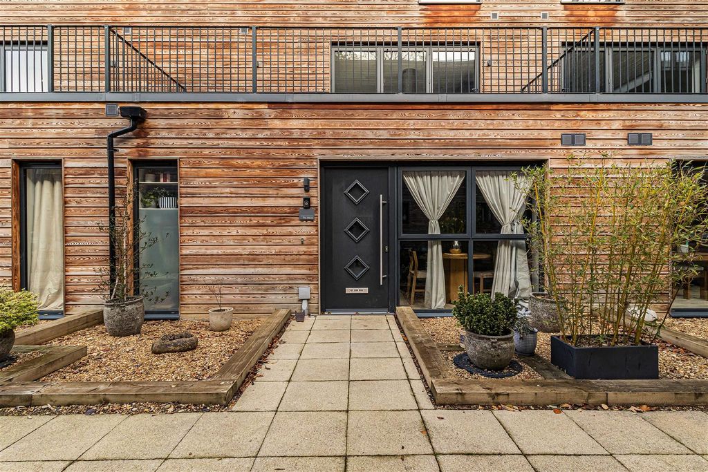 Property photo 1 of 17 32_67091.Jpg