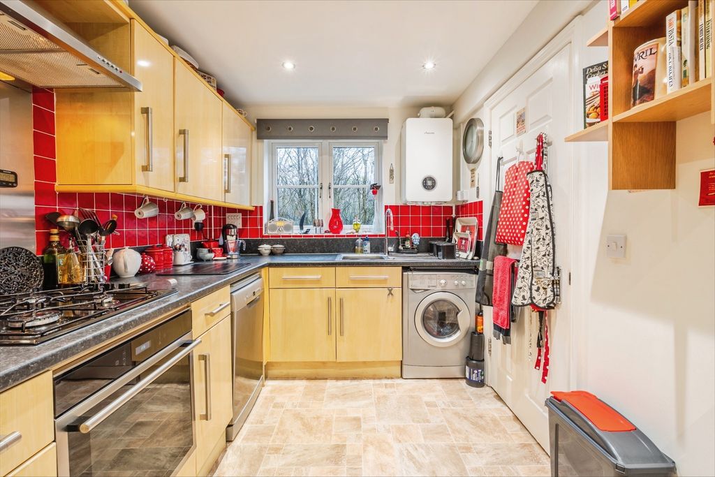 Property photo 3 of 23