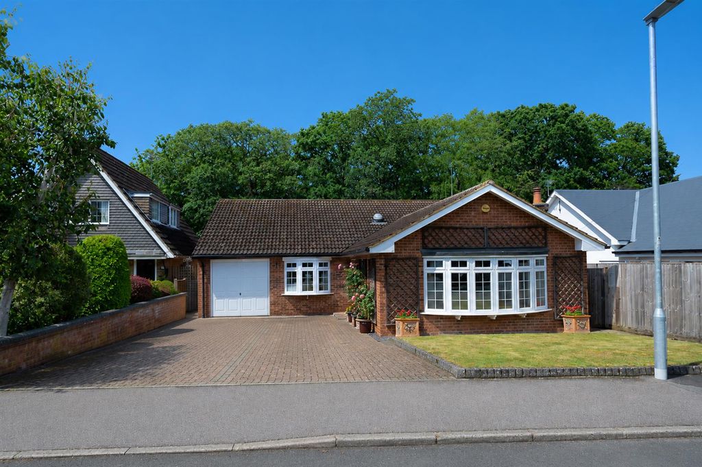 Property photo 1 of 21 17-Woodside-Road-1006.Jpg