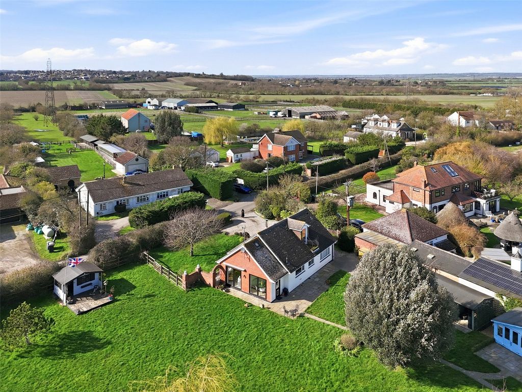 Property photo 2 of 33 Picture No. 12