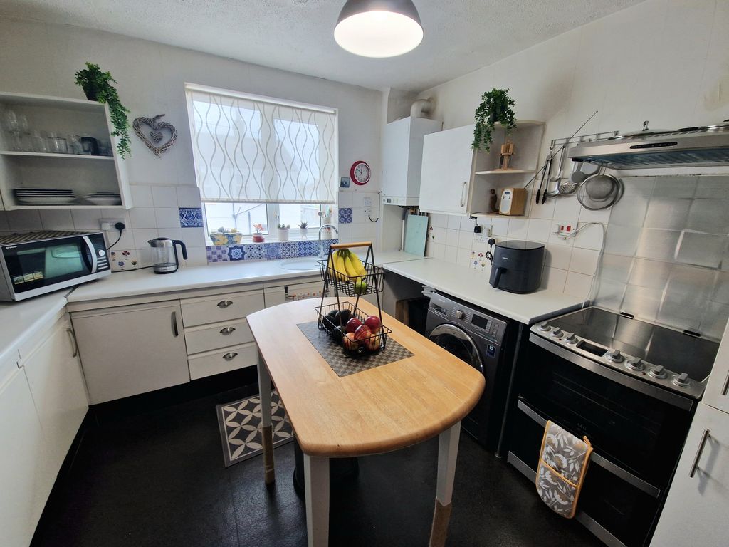 Property photo 3 of 19