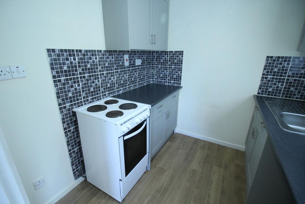 Property photo 2 of 5 Kitchen