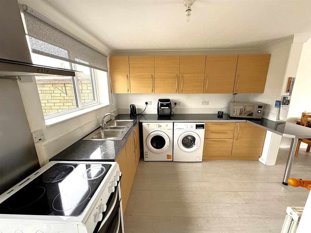 Property photo 3 of 30 Thumbnail_Img_8805.Jpg