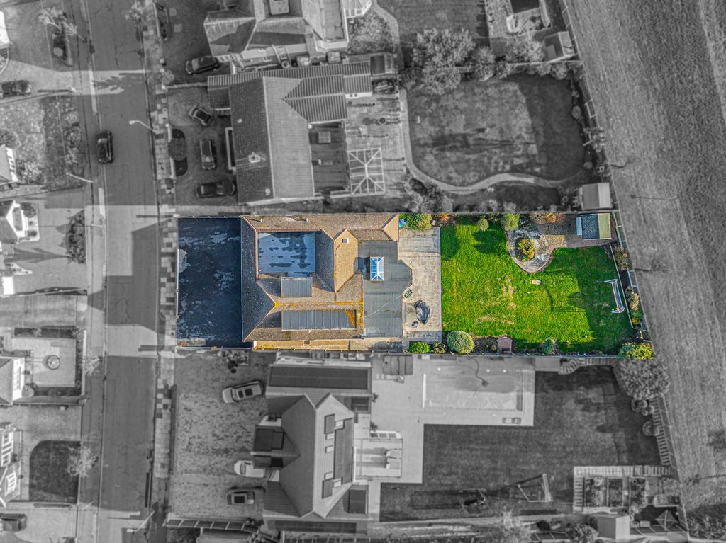 Property photo 3 of 48