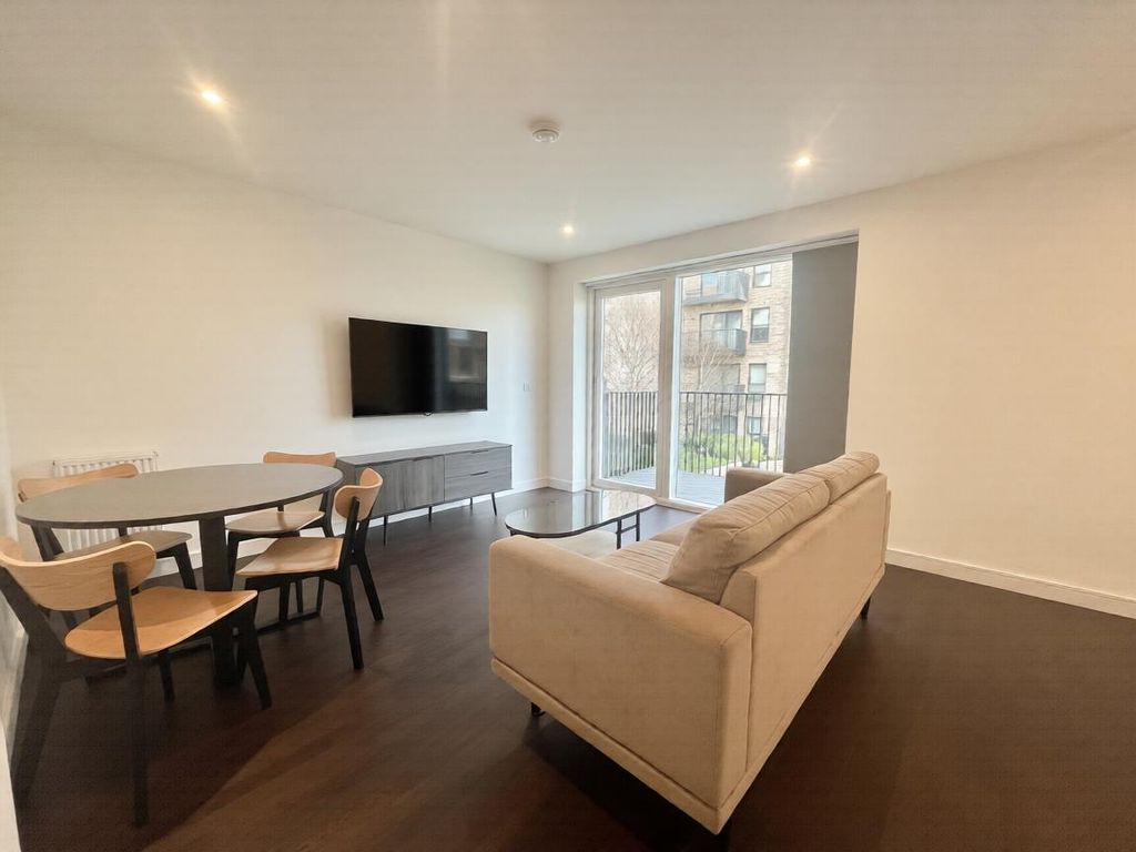 Property photo 3 of 12 Jxtwgfxvd1Rmw0Cxdnztc2N99c_Result_0.Png