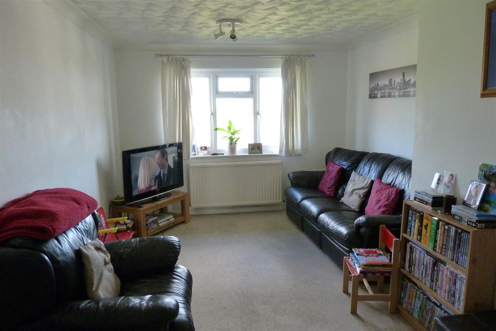 Property photo 3 of 7