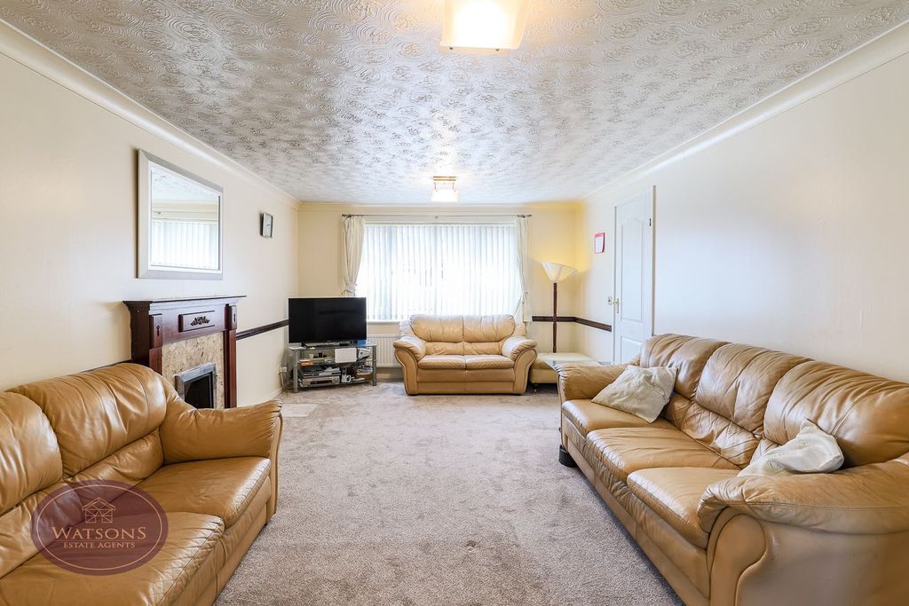 Property photo 2 of 36
