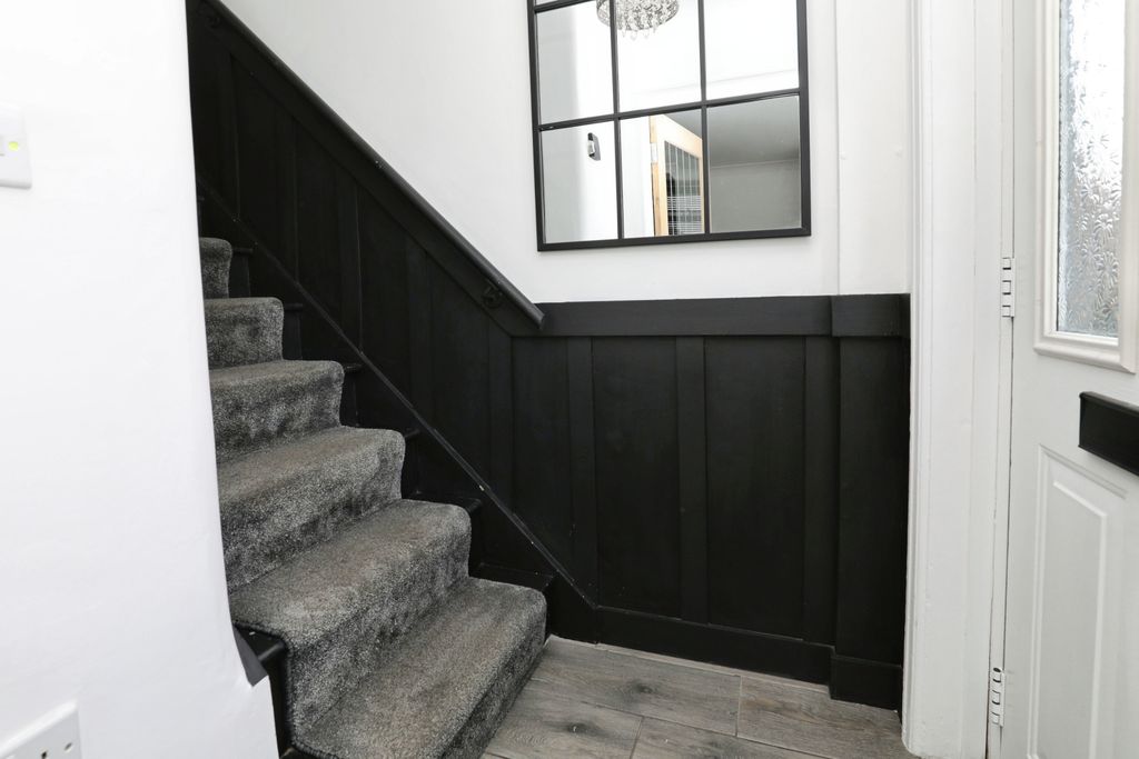 Property photo 2 of 15 Hall